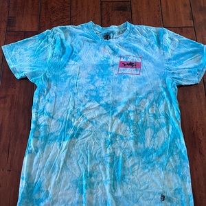 MAUI MENS BLUE TIE DYE GRAPHIC TEE